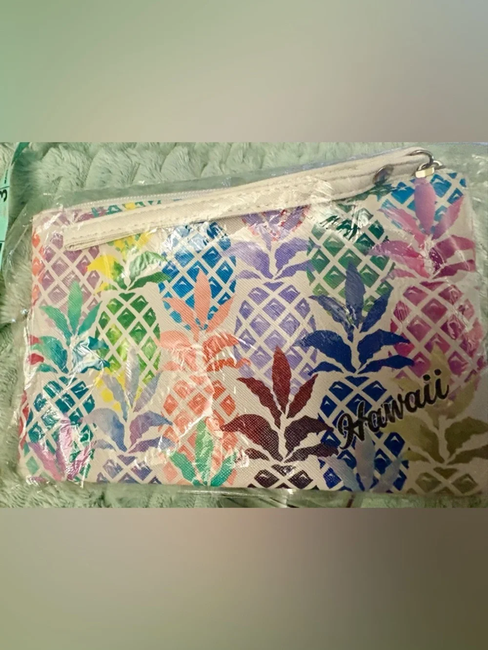 NEW-KONA Hawaii vacation Big wave liquid aloha with Hawaiian pineapple wristlet